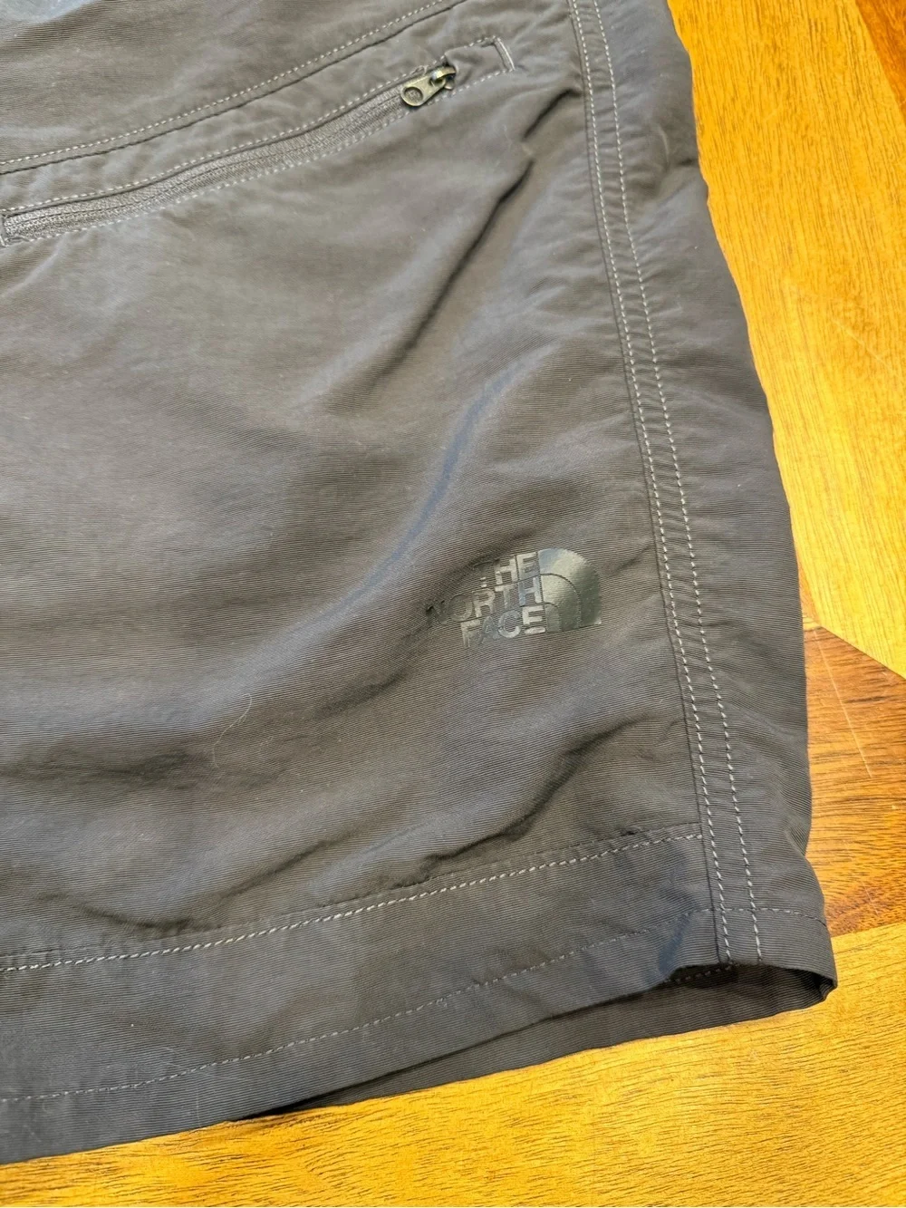 The North Face Men's Charcoal Gray Hybrid Hiking Shorts flaw